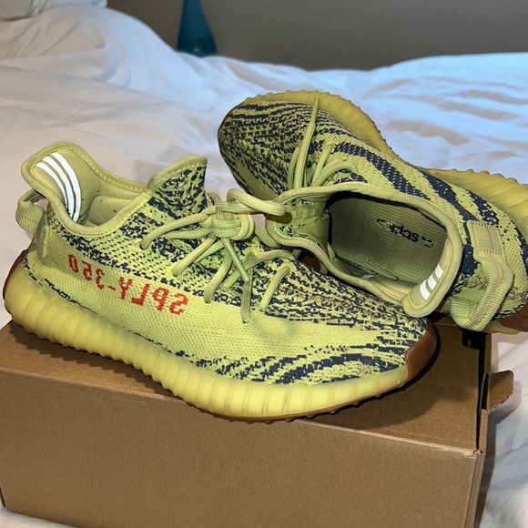 Yeezy Boost 350 frozen yellow 6.5 - Picture 1 of 5